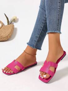 Dép lê kiểu H thời trang Xuân Hè mới dành cho nữ, dép lê hở mũi kiểu La Mã thoải mái, màu đen/be/nâu, đế bằng thấp, chi tiết dập nổi, được người nổi tiếng khuyên dùng, lấy cảm hứng từ sa mạc, đính đá, sandal đế dày, kiểu Pháp thanh lịch, có thể mang trong nhà/ngoài trời, họa tiết da cá sấu, điểm nhấn kim loại, dép lê đế bằng đa năng cho mùa hè và trang phục đi biển. - Màu Hồng Tươi - Xem 2