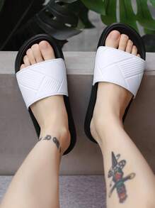 Men's Summer Flip Flops Casual Slippers Soft Sole Anti-Slip Beach Shoes, Loose Comfort Elastic Sports Slippers, Large Size - White - View 4