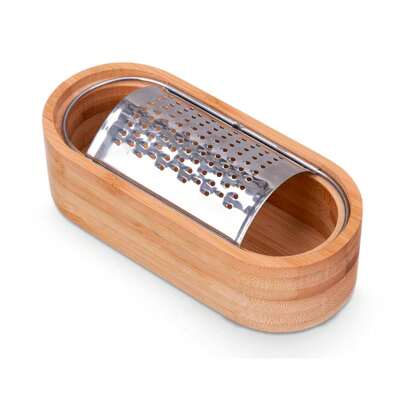 San Ignacio Rallador deposito bambu colección KINVARA 

Sus dimensiones de 7x15 cm lo hacen perfecto para rallar todo tipo de alimentos con comodidad y precisión, convirtiéndose en un utensilio imprescindible en tu día a día culinario.
. Envió gratis 24/72h