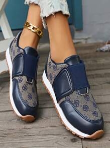 2024 Nueva primavera/otoño Zapatillas casuales de mujer con puntera redonda, suela gruesa, estampado floral, correa y talla grande, tipo slip-on