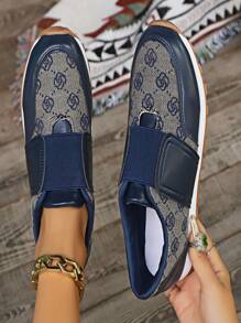 2024 Nueva primavera/otoño Zapatillas casuales de mujer con puntera redonda, suela gruesa, estampado floral, correa y talla grande, tipo slip-on
