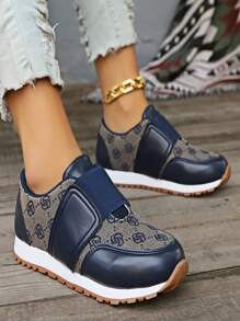 2024 Nueva primavera/otoño Zapatillas casuales de mujer con puntera redonda, suela gruesa, estampado floral, correa y talla grande, tipo slip-on
