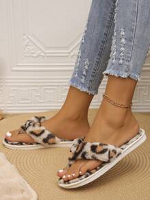 Fashionable Leopard Print Flip Flops For Women, New Autumn/Winter Flat Non-Slip Soft Fuzzy Slippers, Indoor Home Sandals With Random Pattern - Beige Leopard - View 3