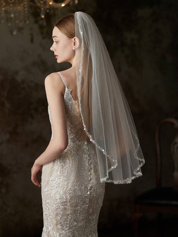 1pc Glamorous Sparkling Sequin Edged Bridal Wedding Veil, Paired With Any Style Of Wedding, Elegant Metal Hair Comb