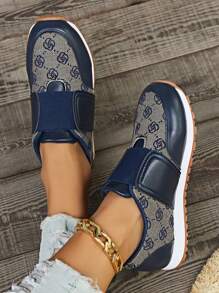 2024 Nueva primavera/otoño Zapatillas casuales de mujer con puntera redonda, suela gruesa, estampado floral, correa y talla grande, tipo slip-on