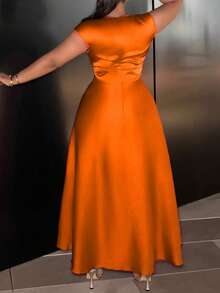 Vestido Plus Size de Cetim com Decote em V Plissado, Laranja, Brilhante - Laranja Queimado - Ver 2