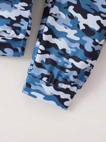 2-teiliges Set aus Buchstabenprint Kapuzen-Romper & Camouflage Hose, neuer Stil