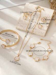 5 Peças Conjunto de Joias Flor da Sorte Cintilante com Brincos Brilhantes, Colar, Pulseira e Anel para Meninas - Conjunto de Liga Fashionável e em Forma de Trevo, Perfeito como Presente - Tamanho Único - Visão 7