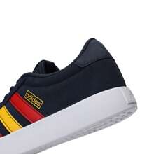 Adidas 2024 Zapatillas de tenis informales unisex, suela plana, uso diario minimalista - Negro - Ver 2