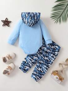 2-teiliges Set aus Buchstabenprint Kapuzen-Romper & Camouflage Hose, neuer Stil