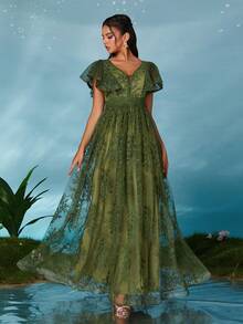 Sukienka z koronką z falbankami i haftem w serek, elegancka suknia dla druhny na Boże Narodzenie