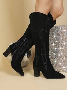 Botas de tacón medio alto negra con bordados de estilo occidental, combinan con el cárdigan para mujer