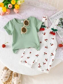 Conjunto de 2 piezas de niña bebé de verano con camiseta de manga corta y cuello redondo y pantalones cortos con tirantes con estampado de frutas y mariposas, look casual