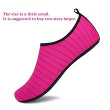 1 双新款户外水鞋、溪流穿越鞋、沙滩鞋、潜水鞋、防滑、防割、快干，男女皆宜，尺码偏小，建议订购大 2 个尺码