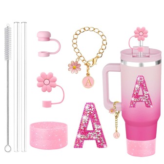 8 个杯子配件、2 根吸管和 1 个吸管刷、1 个花朵吸管盖、1 个适用于 9-10 毫米吸管的吸管盖、1 个字母贴纸、1 个带手柄杯子的可爱 A-Z 花朵字母吊饰、1 个适用于 40 盎司和 30 盎司玻璃杯的硅胶套、与杯子兼容的首字母姓名 ID 吊饰、母亲节礼物