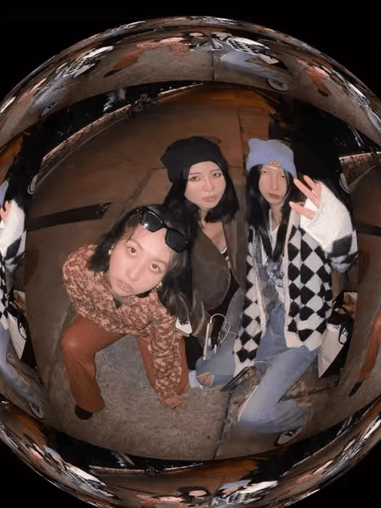 طقم عدسات كاميرا الهاتف المحمول المحمول ذو الثلاث وظائف مع عدسة سمكة وعدسة واسعة الزاوية، مُثبّت على الهواتف المحمولة (اللون عشوائي) قطعة واحدة - متعدد الألوان - مشاهدة 3