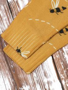 New Women's Casual Fashion Contrasting Bee Pattern Knit Sweater