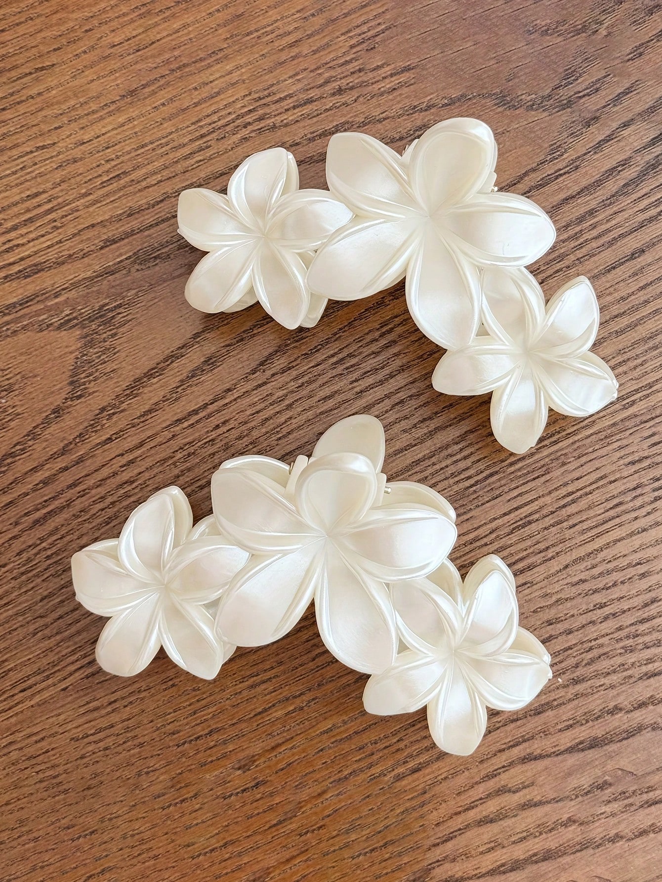 قطعة واحدة/قطعتان مشبك شعر أبيض مزخرف بزهور وخرز م...