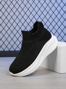 全新轻便透气网眼休闲一脚蹬运动鞋，适合青少年，软底，防滑，适合户外和运动，四季皆宜