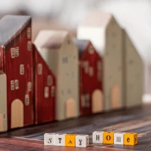 400pcs 200pcs 100pcs 50pcs Small Wooden Cubes 1 X 1 X 1cm (0.4 X 0.4 X 0.4 Inch) Wood Cubes - Natural Unfinished Pine Wood Blocks - Educational Craft Cubes For DIY, Stamps, Art & Crafts, Puzzles, Numbers