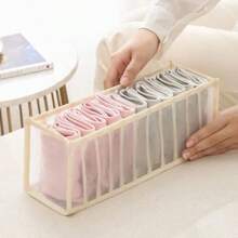 1 pièce Boîte de rangement pour sous-vêtements de type tiroir, grille de séparation pour chaussettes et sous-vêtements, organisateur de placard à couches, boîte de rangement pour vêtements en maille transparente, boîte de rangement à tiroirs pliable à grille multiple, rangement et organisation de garde-robe, boîte de rangement à compartiments pour sous-vêtements, sacs de rangement pour tiroirs de chaussettes et sous-vêtements, décoration de festivals, décoration de chambre, décoration de maison, décoration de chambre à coucher, organisateur, rangement à la maison, t-shirt blanc pour femme, pantalon noir pour femme, vêtements d'hiver pour dames, robe