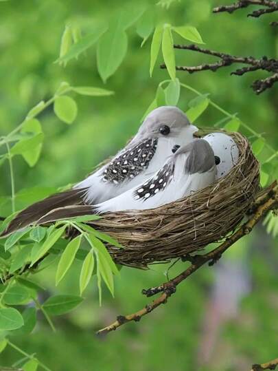 1 件人造羽毛鸟装饰，带草巢和蛋，适用于花园、家居和庭院装饰