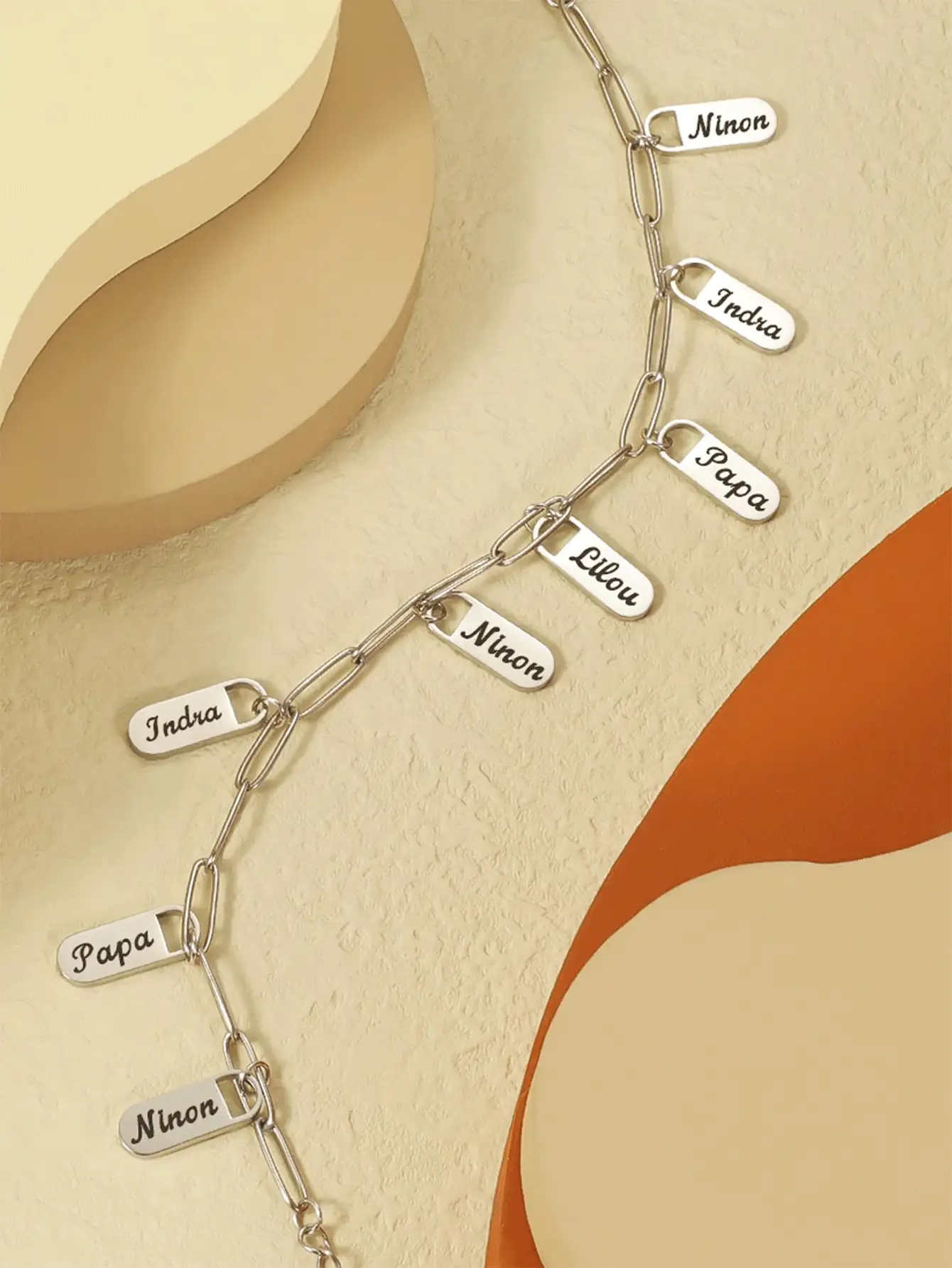 1pc Fashion Customized Bracelet For Men Women Carved 1-5 Names Square Pendant Bracelet Personalized Nameplate Charm Gold Color Paperclip Chain Bracelets Stainless Steel Jewelry Unique Custom Bracelet Exquisite Wrist Accessories Back-To-School Gifts Birthday Gift Mom Gift