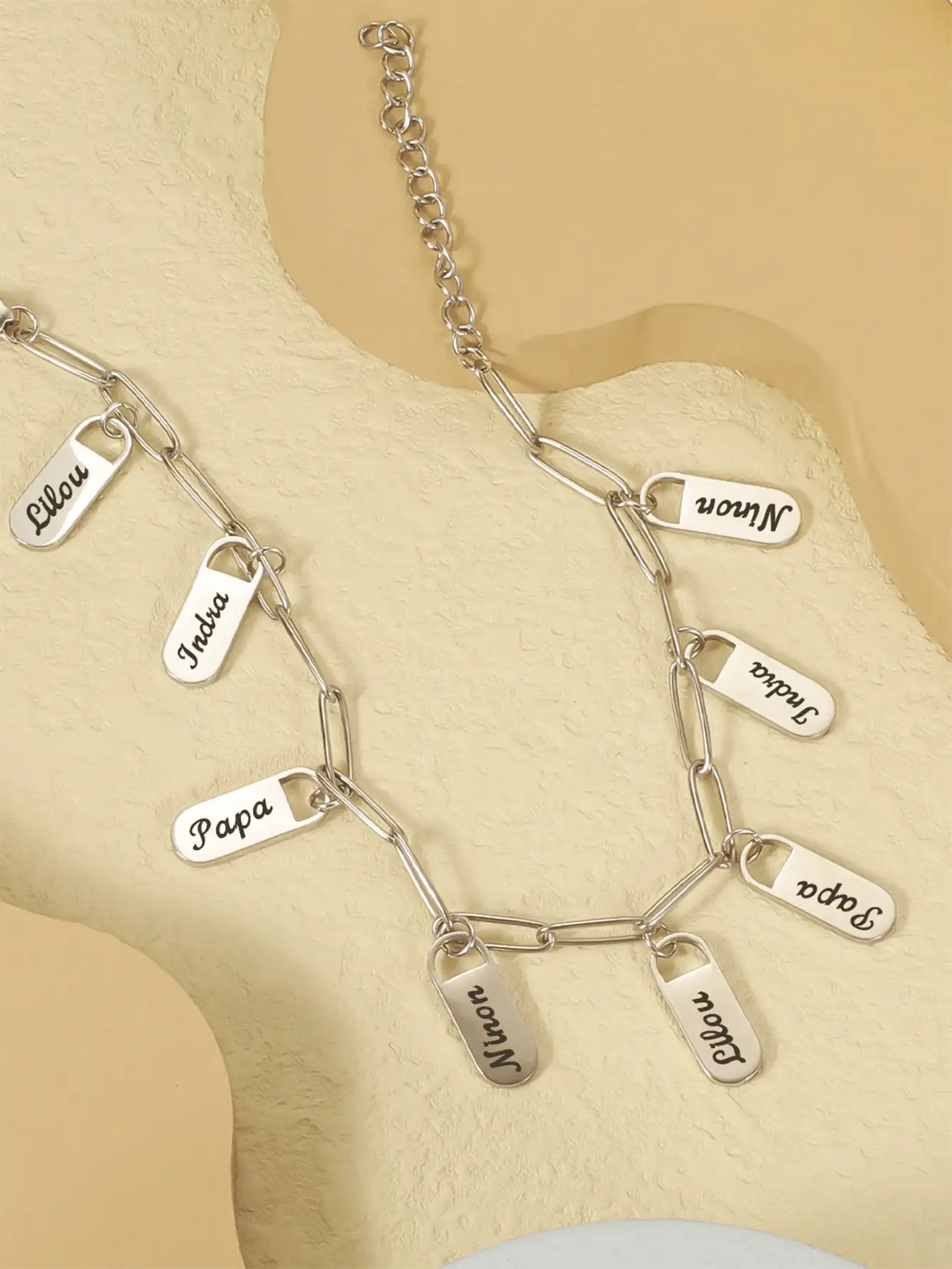 1pc Fashion Customized Bracelet For Men Women Carved 1-5 Names Square Pendant Bracelet Personalized Nameplate Charm Gold Color Paperclip Chain Bracelets Stainless Steel Jewelry Unique Custom Bracelet Exquisite Wrist Accessories Back-To-School Gifts Birthday Gift Mom Gift