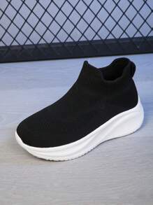 全新轻便透气网眼休闲一脚蹬运动鞋，适合青少年，软底，防滑，适合户外和运动，四季皆宜