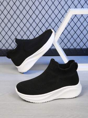 全新轻便透气网眼休闲一脚蹬运动鞋，适合青少年，软底，防滑，适合户外和运动，四季皆宜