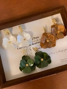 1 paire Boucles d'oreilles florales vintage uniques et de luxe pour femmes, convient pour les fêtes et les vacances