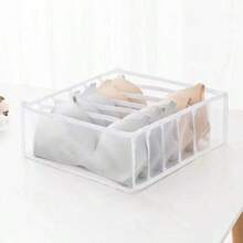 1 pièce Boîte de rangement pour sous-vêtements de type tiroir, grille de séparation pour chaussettes et sous-vêtements, organisateur de placard à couches, boîte de rangement pour vêtements en maille transparente, boîte de rangement à tiroirs pliable à grille multiple, rangement et organisation de garde-robe, boîte de rangement à compartiments pour sous-vêtements, sacs de rangement pour tiroirs de chaussettes et sous-vêtements, décoration de festivals, décoration de chambre, décoration de maison, décoration de chambre à coucher, organisateur, rangement à la maison, t-shirt blanc pour femme, pantalon noir pour femme, vêtements d'hiver pour dames, robe