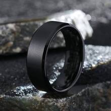 Anillo de acero de titanio mate de 8MM con biselado doble, anillo de acero inoxidable brillante y mate de acero de titanio con decoración "Te amo"
