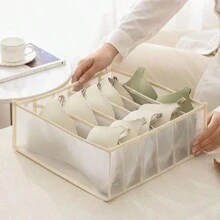 1 pièce Boîte de rangement pour sous-vêtements de type tiroir, grille de séparation pour chaussettes et sous-vêtements, organisateur de placard à couches, boîte de rangement pour vêtements en maille transparente, boîte de rangement à tiroirs pliable à grille multiple, rangement et organisation de garde-robe, boîte de rangement à compartiments pour sous-vêtements, sacs de rangement pour tiroirs de chaussettes et sous-vêtements, décoration de festivals, décoration de chambre, décoration de maison, décoration de chambre à coucher, organisateur, rangement à la maison, t-shirt blanc pour femme, pantalon noir pour femme, vêtements d'hiver pour dames, robe