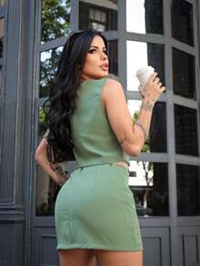 CONJUNTO DE SAIA E CROPPED FEMININO EM ALFAIATARIA - Verde Oliva - Visão 2