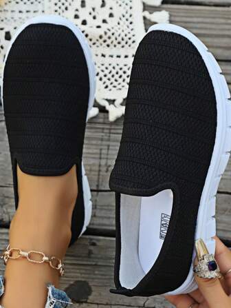 2024 新款休闲运动女式一脚蹬运动鞋，圆头，轻便，透气