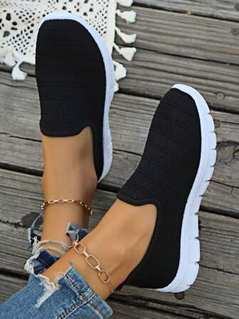2024 New Casual Sports Women Slip-On Sneakers, Round Toe, Lightweight, Breathable