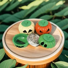 南瓜形塑料研磨机，三层研磨机，香烟配件，三种颜色可供选择，三个表情符号随机发送，便携式草药研磨机，万圣节礼物，万圣节和圣诞节礼物 - 均碼 - 查看 5