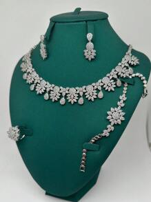 4 pièces Set de bijoux mode comprenant un collier, des boucles d'oreilles, un bracelet et une bague avec pendentif à franges, en laiton, cubique zirconia, argent. Ensemble de colliers de luxe. Convient pour les soirées, les fêtes, les mariages, les cadeaux de la Saint-Valentin pour les femmes