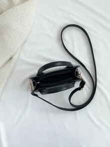 Túi xách vuông nhẹ, kiểu dáng công sở thường ngày, hai quai xách, họa tiết da cá sấu dập nổi và chữ cái, phù hợp cho thanh thiếu niên, phụ nữ, sinh viên đại học, người trẻ chuyên nghiệp và nhân viên văn phòng. Hoàn hảo cho văn phòng, trường đại học, công việc, kinh doanh, đi lại, hoạt động ngoài trời, du lịch và leo núi. - màu đen - Xem 7