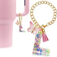 带手柄杯子字母吊饰配件，可爱首字母钥匙扣手柄吊饰带蝴蝶，适用于女士女孩的玻璃杯