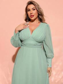 Plus Size Solid V-Neck Elegant Long Sleeve Pleated Dress - Green - View 7