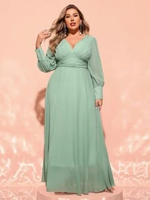 Plus Size Solid V-Neck Elegant Long Sleeve Pleated Dress - Green - View 1