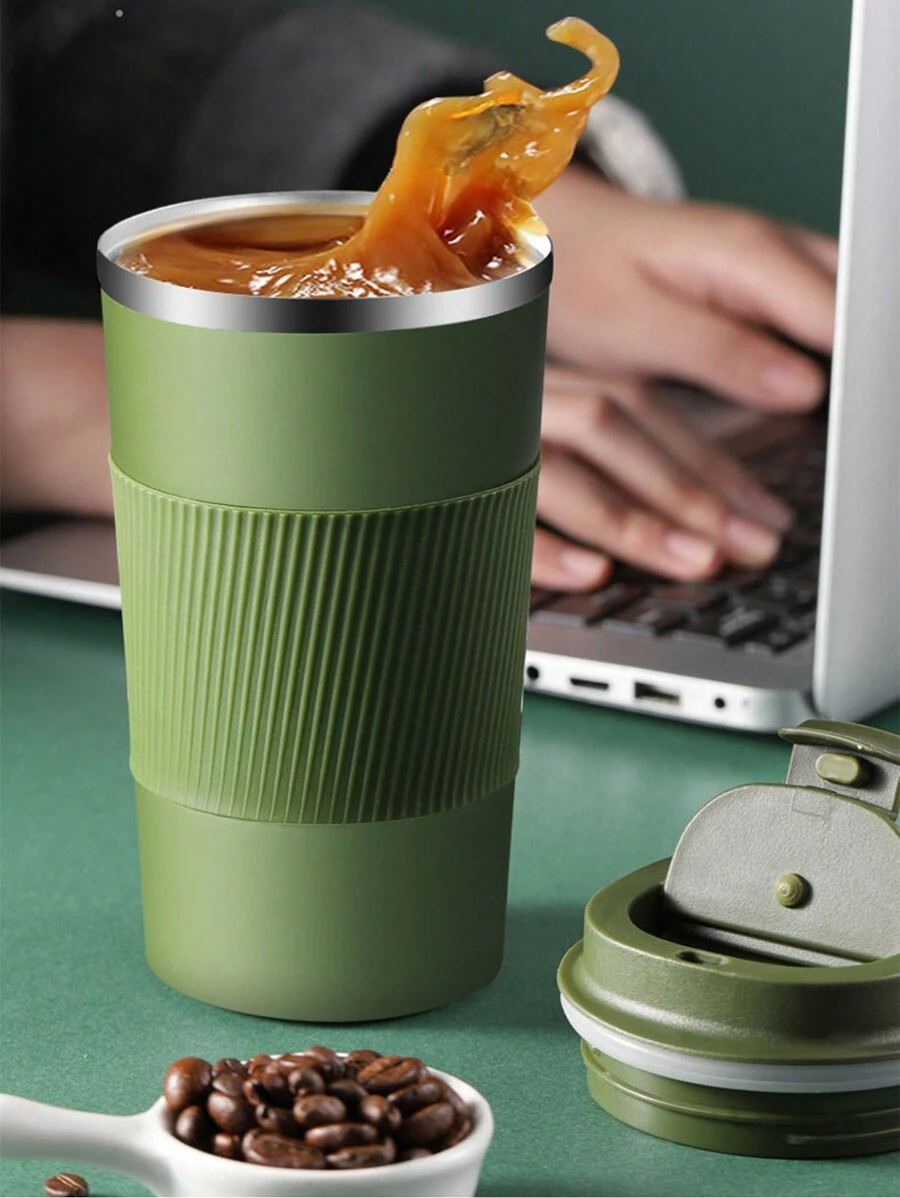 1 chiếc bình đựng cà phê cách nhiệt đơn giản và tươi mát cho ngày trở lại trường