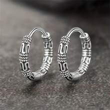 SeuSuk 1 par de pendientes vintage de aro tipo huggie con patrón asimétrico tallado de cobre, joyería hipoalergénica para mujeres y hombres