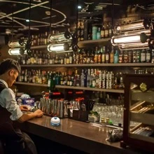 1 个黑色、红色和蓝色手持铃铛，适用于问答游戏、答题蜂鸣器、学校用品、返校