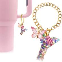 带手柄杯子字母吊饰配件，可爱首字母钥匙扣手柄吊饰带蝴蝶，适用于女士女孩的玻璃杯