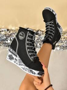 女士秋冬厚底时尚靴子，新款侧拉链刺绣保暖内衬保暖黑色时尚个性踝靴，女靴