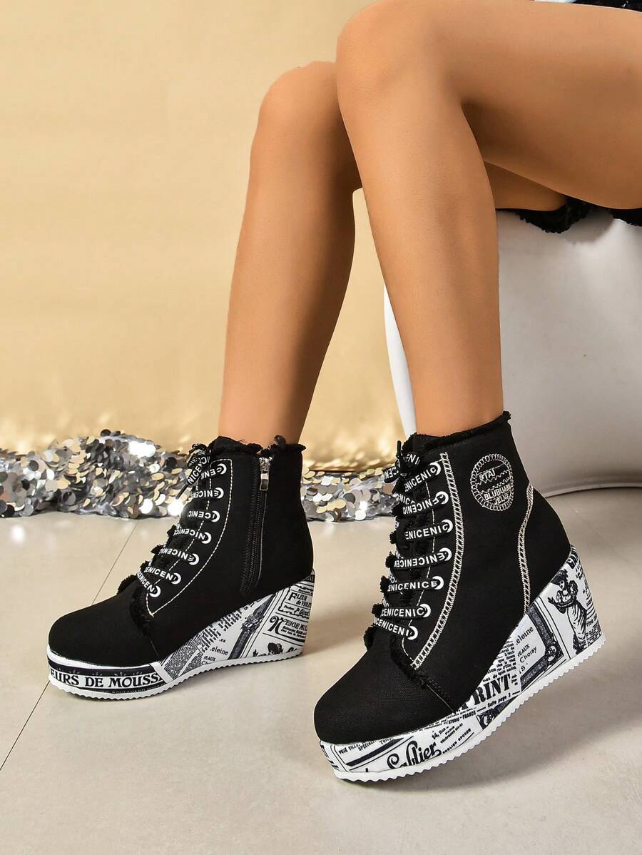女士秋冬厚底时尚靴子，新款侧拉链刺绣保暖内衬保暖黑色时尚个性踝靴，女靴