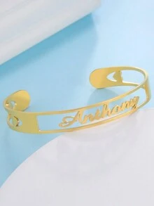 1pc 欧美流行不锈钢英文名字手链男女款，个性切割10mm宽开口单个名字文字字母手链，18k镀金不锈钢手链，含精美高档礼盒，日常佩戴，纪念意义，赠送朋友、亲戚、家人、情侣、节日礼物 - 金色 - 查看 4